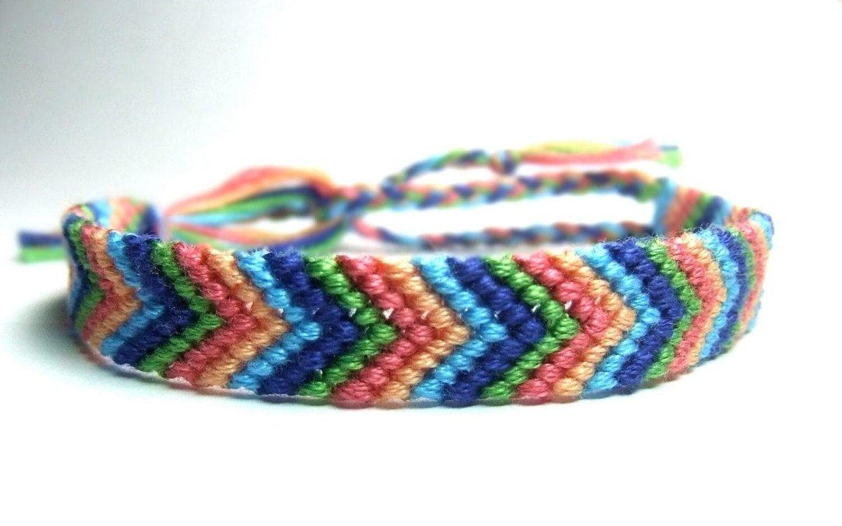 Chevron Makramee Armband Muster