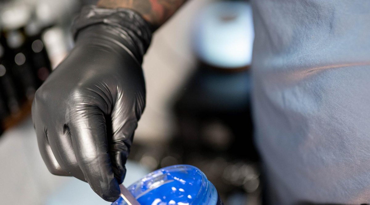 Handschutz gegen Epoxidharz Kontakt