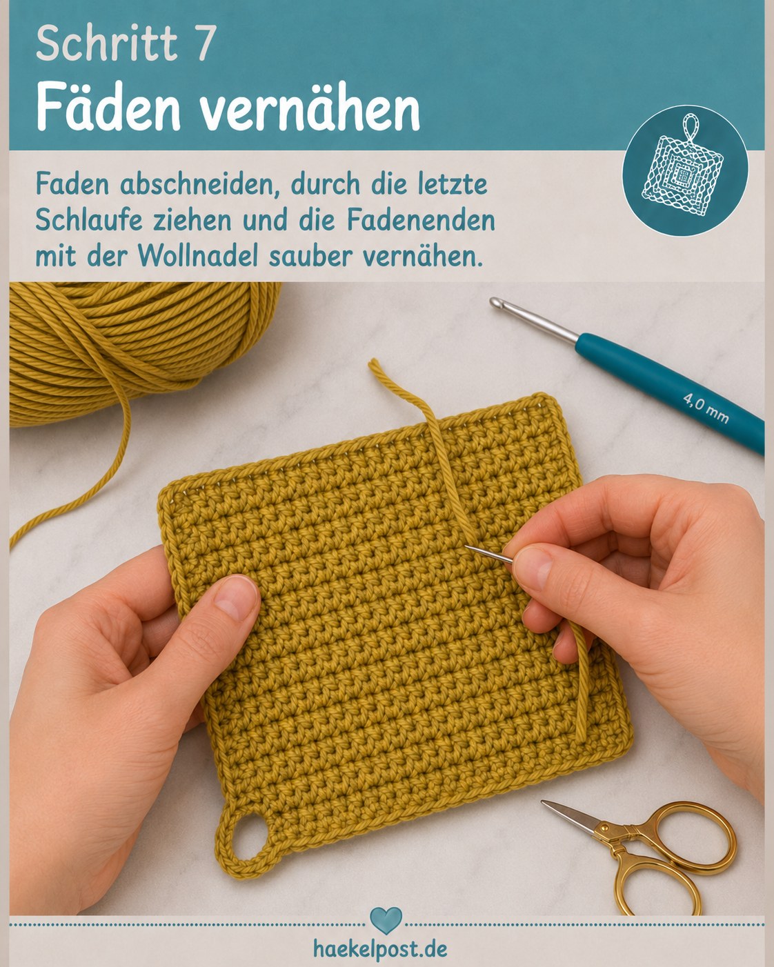 Fadenenden werden mit der Wollnadel sauber in den fertigen gehäkelten Topflappen eingenäht
